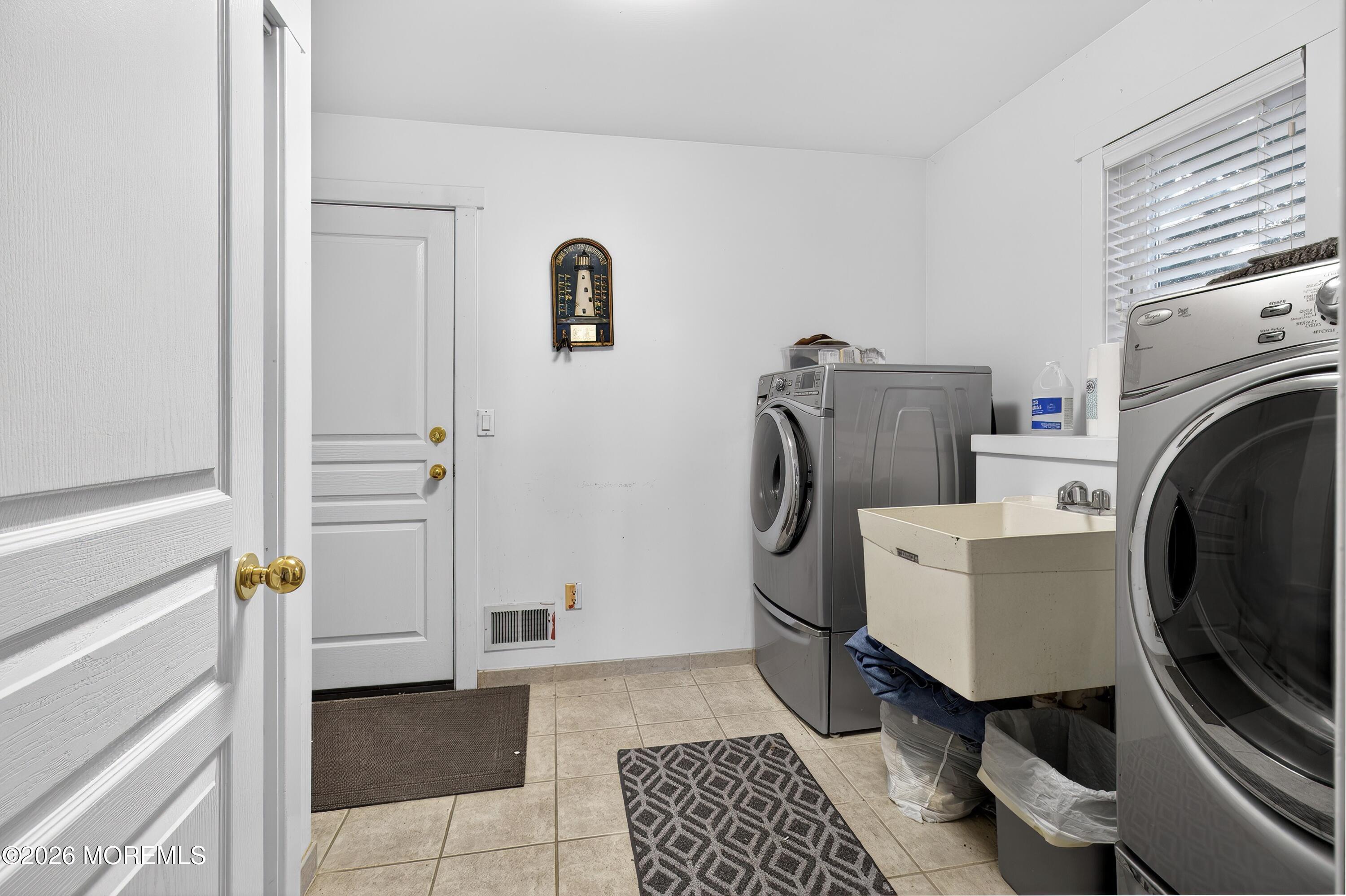 586 Kingfisher Circle Brick NJ 08723