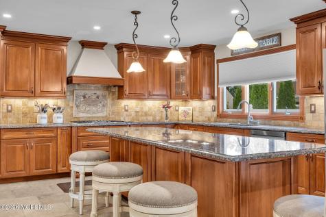 9 Yosemite Road Howell NJ 07731