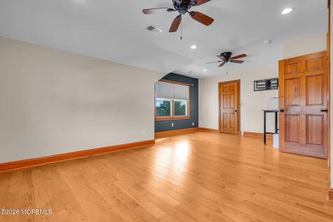 9 Yosemite Road Howell NJ 07731
