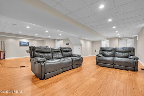 9 Yosemite Road Howell NJ 07731