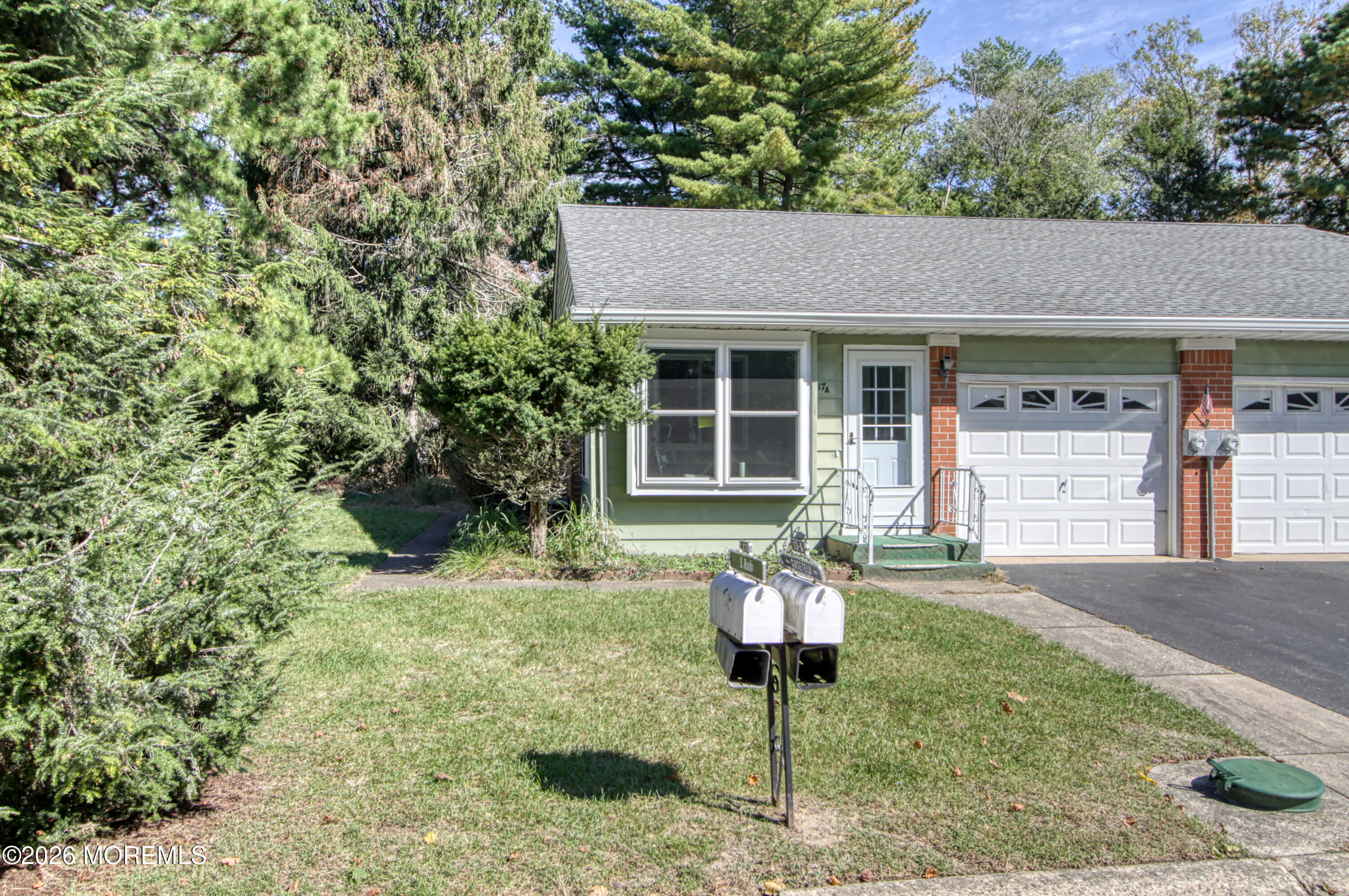 17 A Bennington Lane Whiting NJ 08759