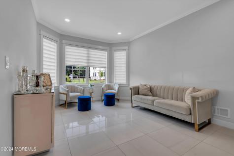 8 Sarah Lane Eatontown NJ 07724