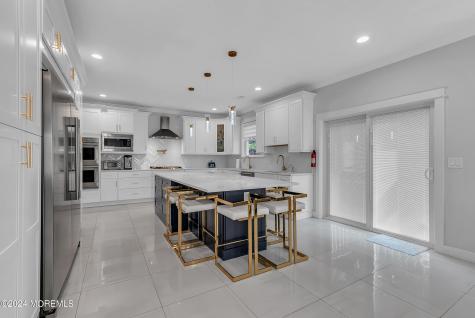 8 Sarah Lane Eatontown NJ 07724