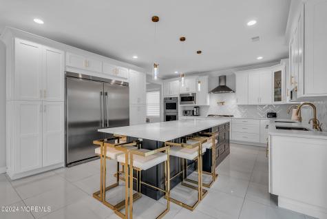 8 Sarah Lane Eatontown NJ 07724