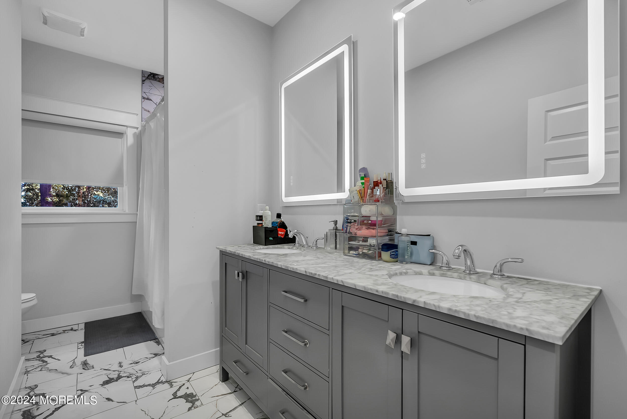 8 Sarah Lane Eatontown NJ 07724