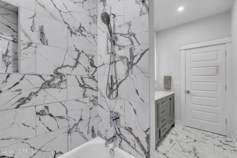 8 Sarah Lane Eatontown NJ 07724