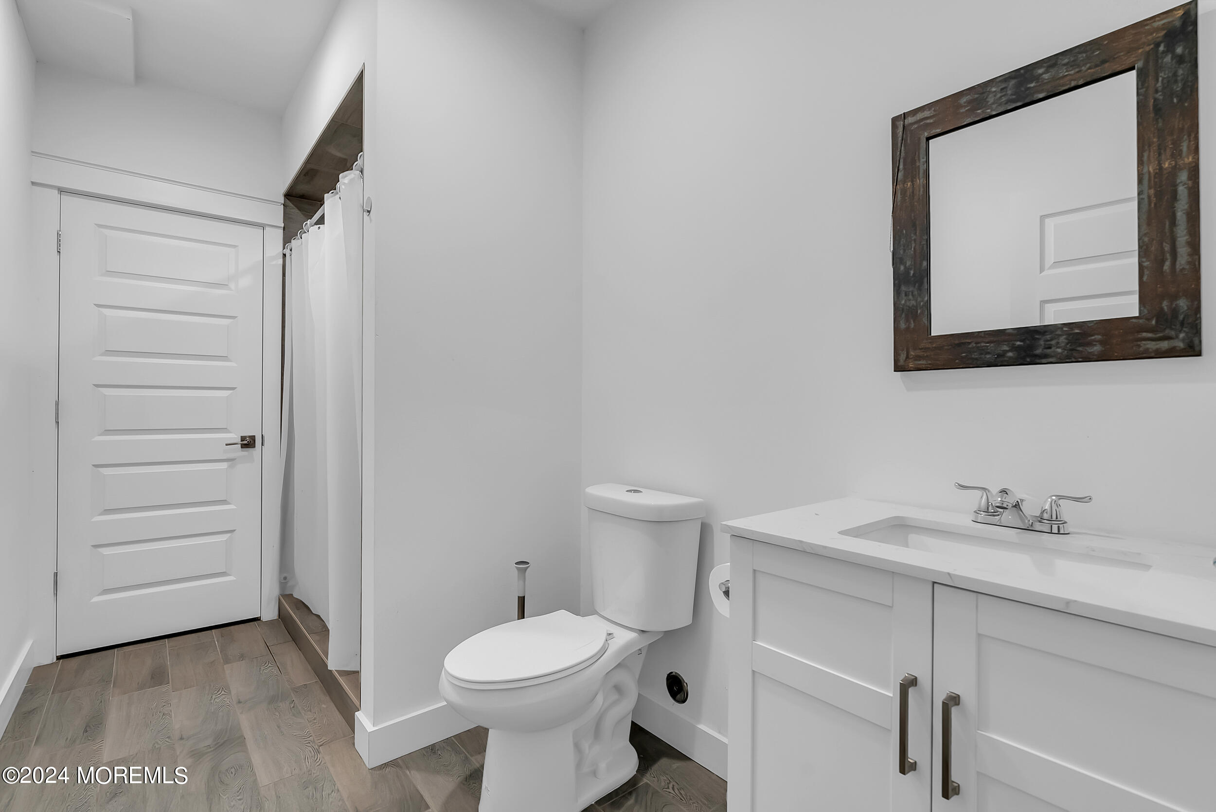 8 Sarah Lane Eatontown NJ 07724