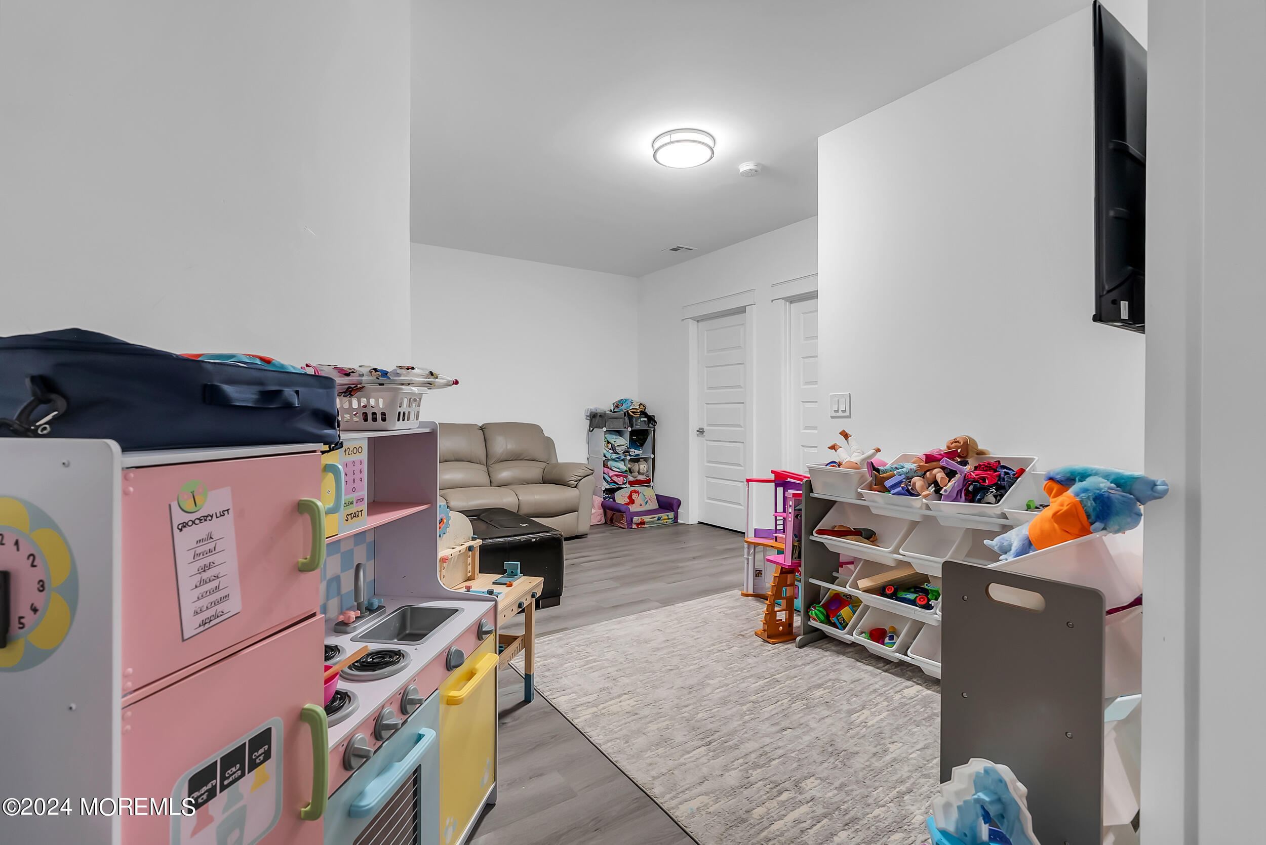8 Sarah Lane Eatontown NJ 07724