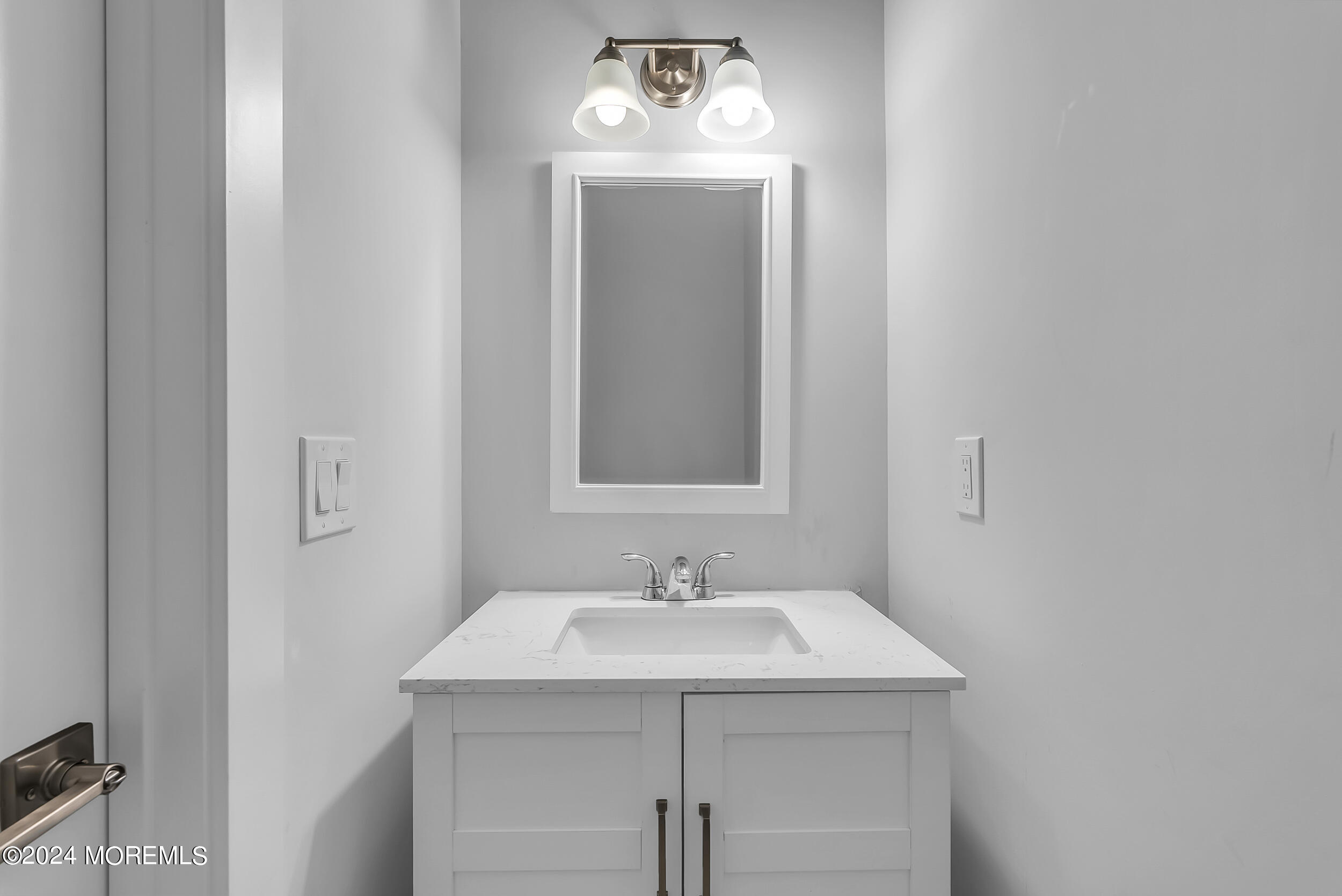 8 Sarah Lane Eatontown NJ 07724
