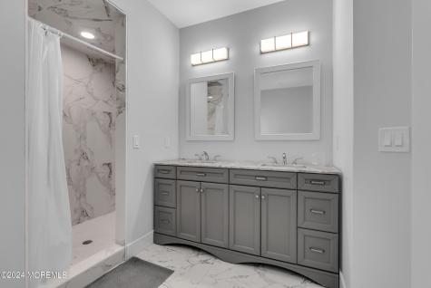 8 Sarah Lane Eatontown NJ 07724