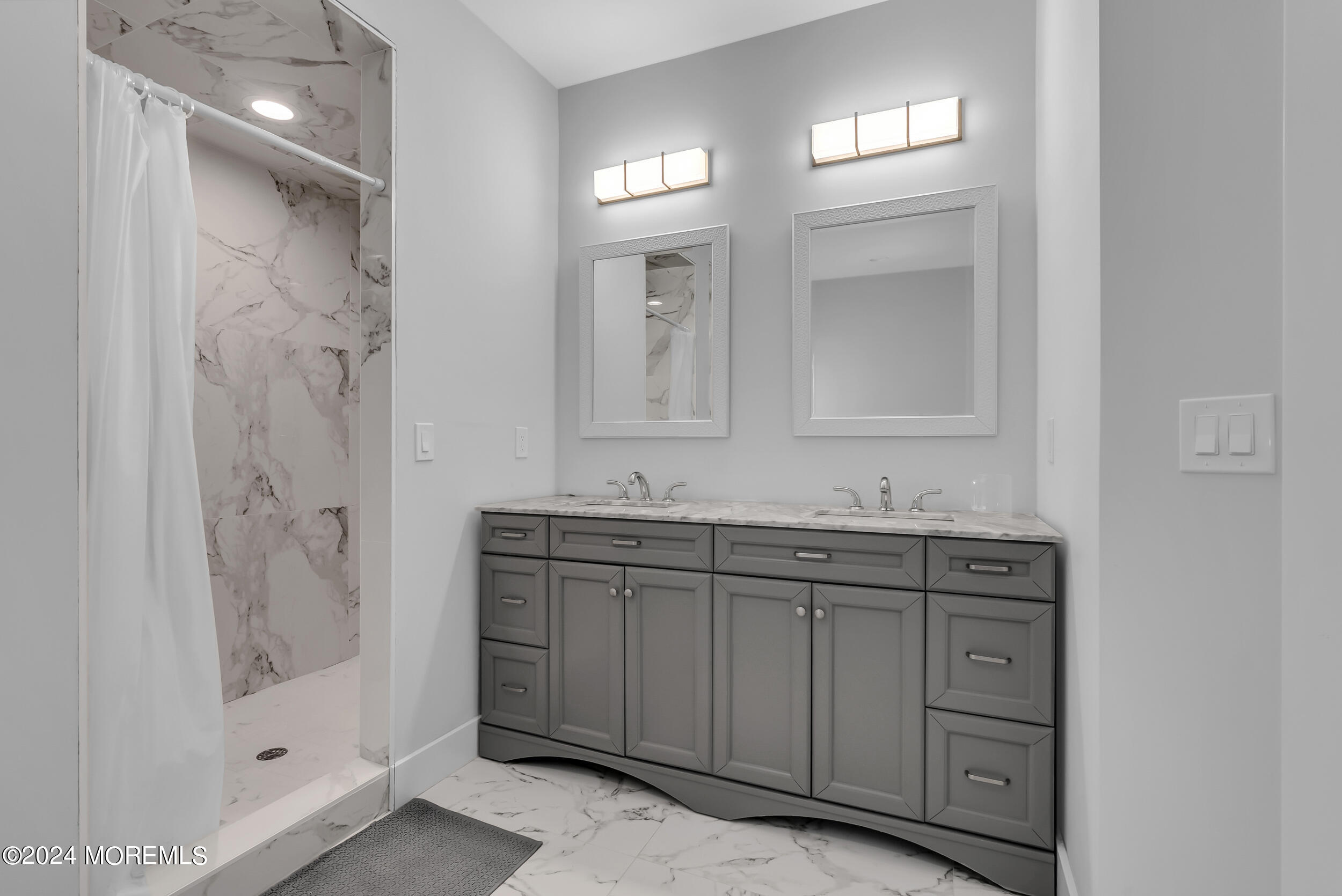 8 Sarah Lane Eatontown NJ 07724