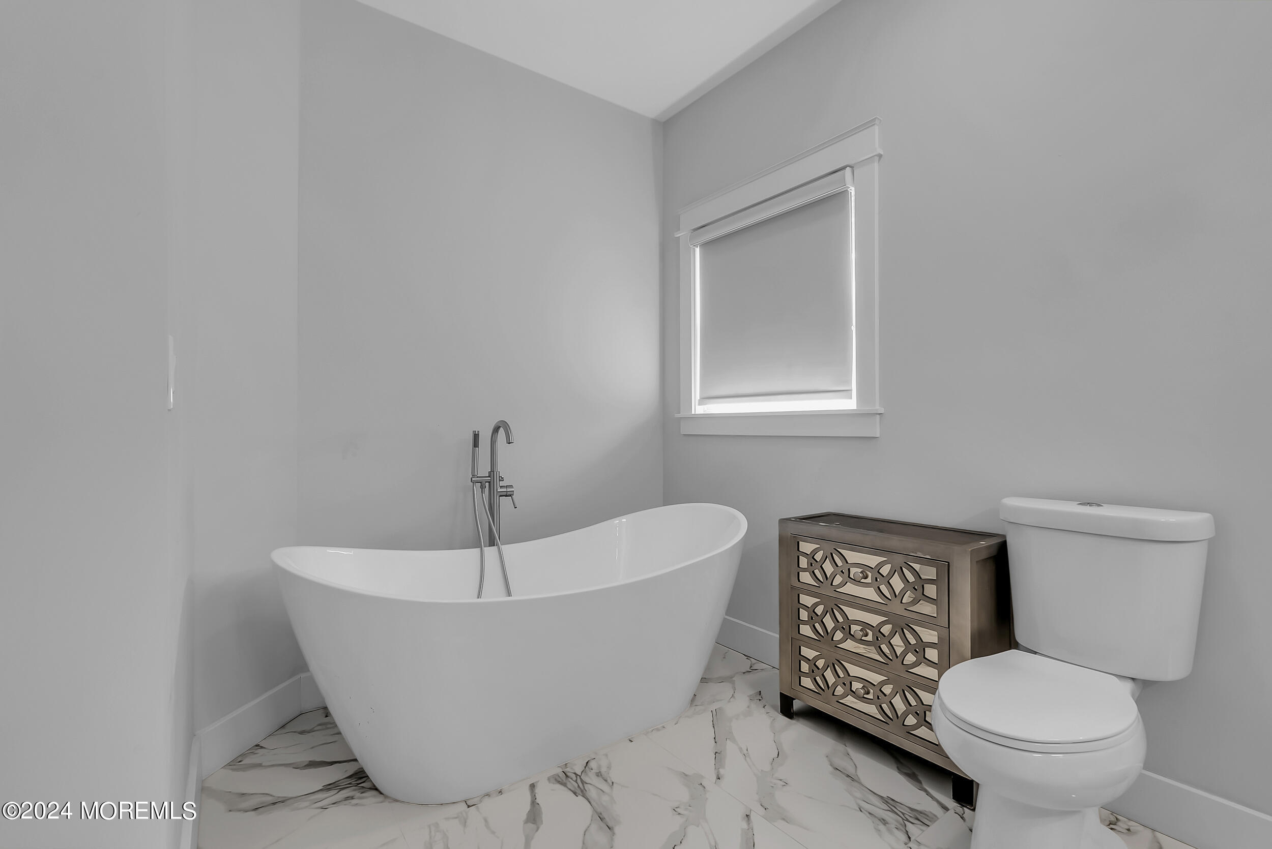 8 Sarah Lane Eatontown NJ 07724
