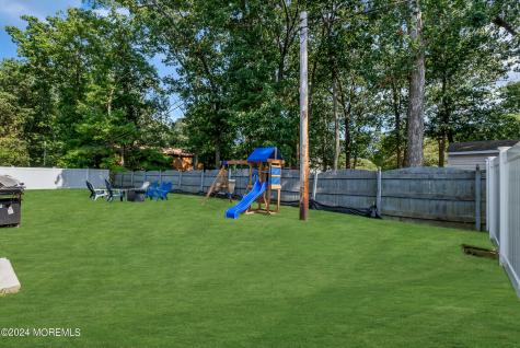 8 Sarah Lane Eatontown NJ 07724