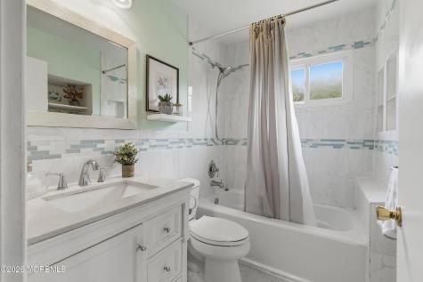 19 Colonial Court Howell NJ 07731