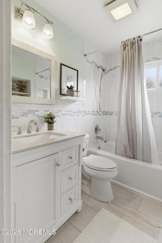 19 Colonial Court Howell NJ 07731