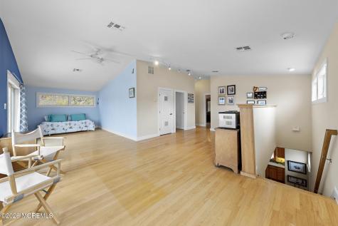 11 Betty Drive Manahawkin NJ 08050