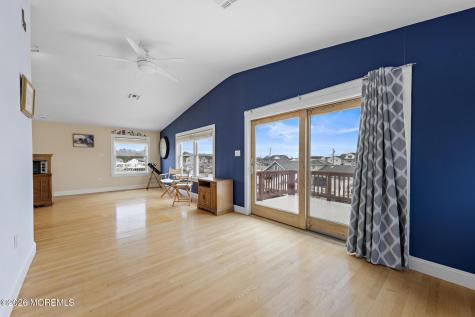 11 Betty Drive Manahawkin NJ 08050