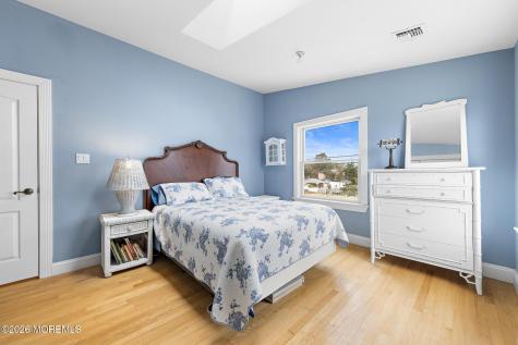 11 Betty Drive Manahawkin NJ 08050