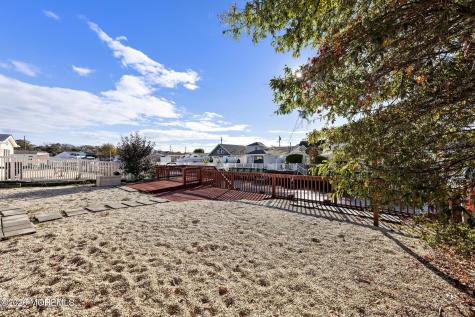 11 Betty Drive Manahawkin NJ 08050