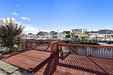 11 Betty Drive Manahawkin NJ 08050