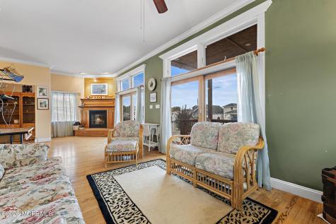 11 Betty Drive Manahawkin NJ 08050