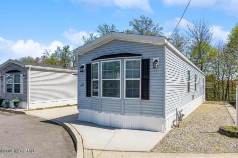 52 Monique Circle Hazlet NJ 07730