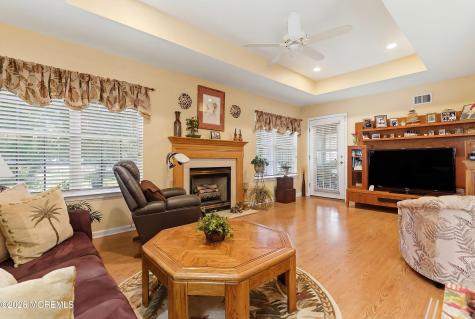 25 Ivy Hill Road Lakewood NJ 08701