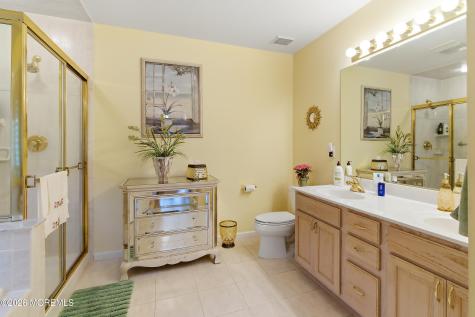 25 Ivy Hill Road Lakewood NJ 08701