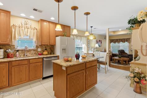 25 Ivy Hill Road Lakewood NJ 08701