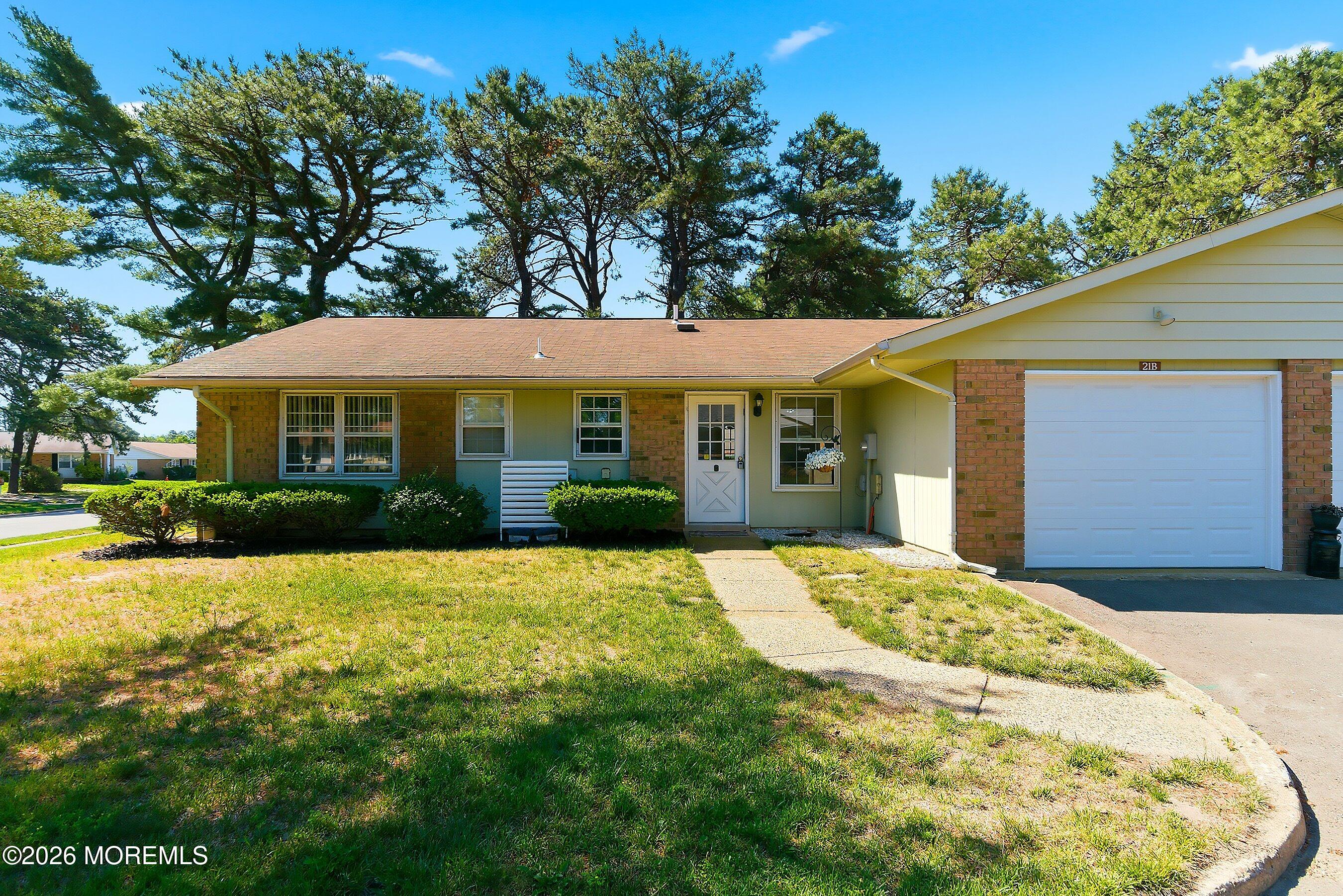 21 Cambridge Circle Manchester NJ 08759