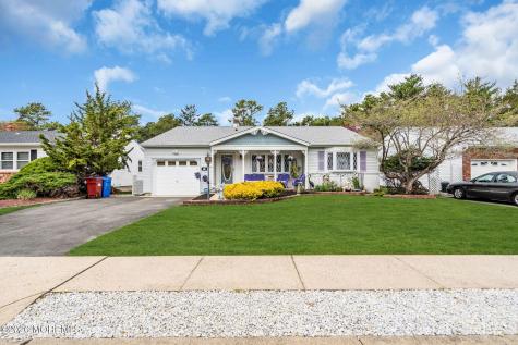 17 Sheepshead Drive Toms River NJ 08757