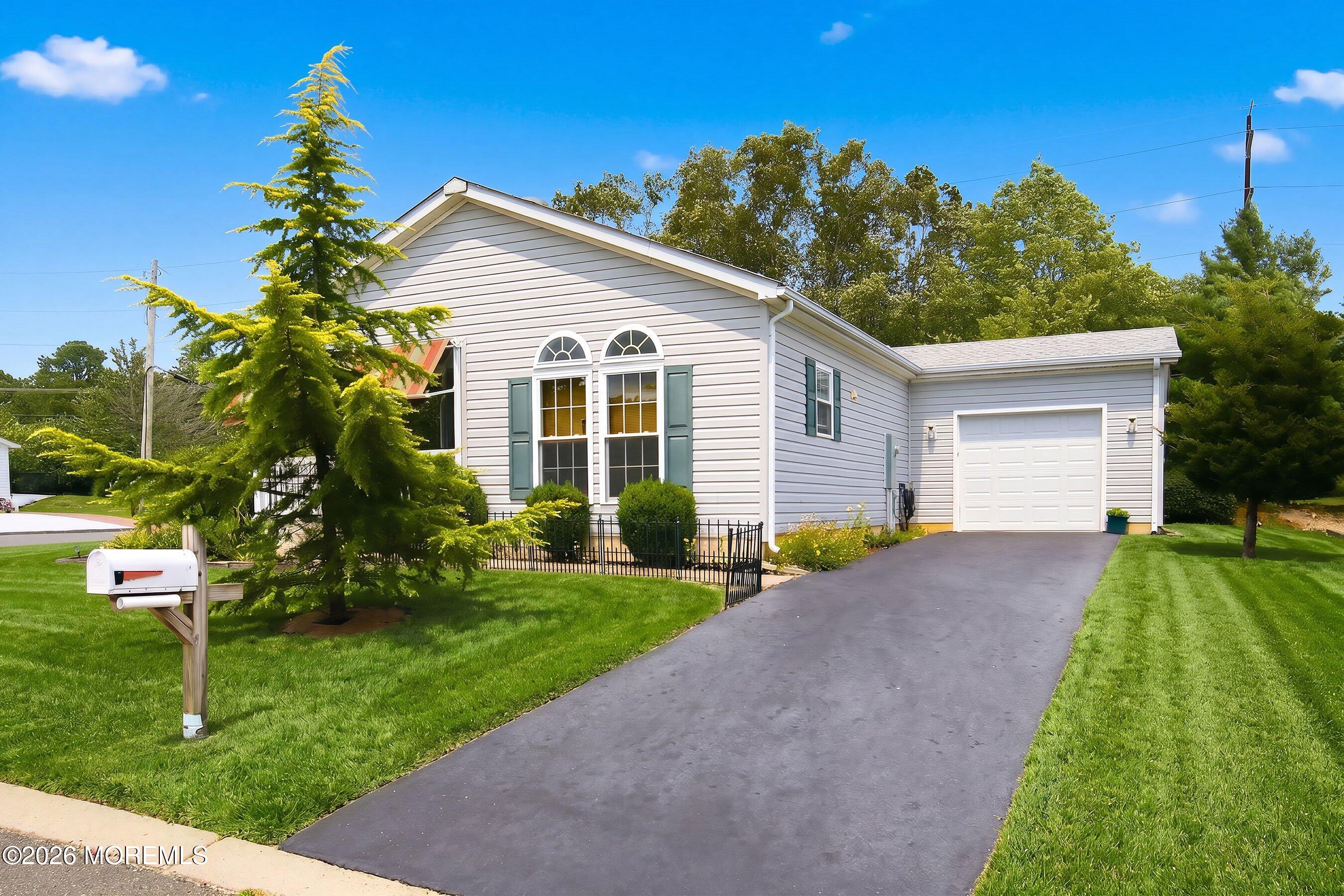 60 Fort Lee Drive Manahawkin NJ 08050