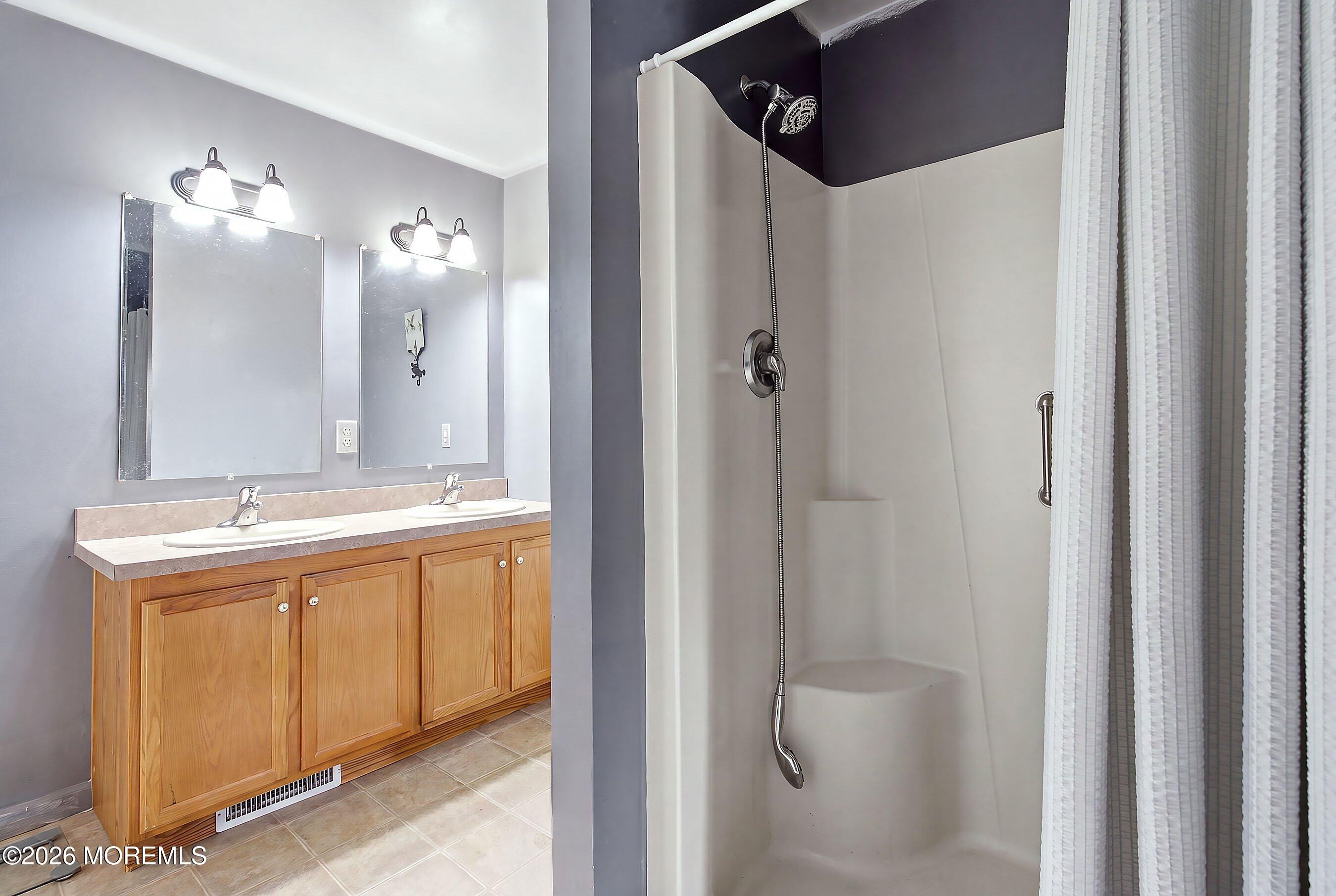 60 Fort Lee Drive Manahawkin NJ 08050