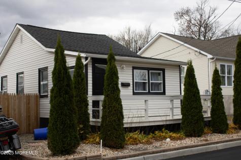 814 5th Street Union Beach NJ 07735