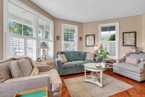 554 Essex Avenue Spring Lake Heights NJ 07762