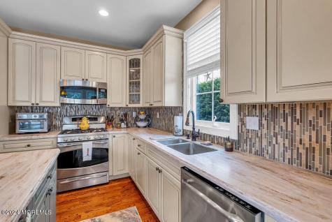 554 Essex Avenue Spring Lake Heights NJ 07762