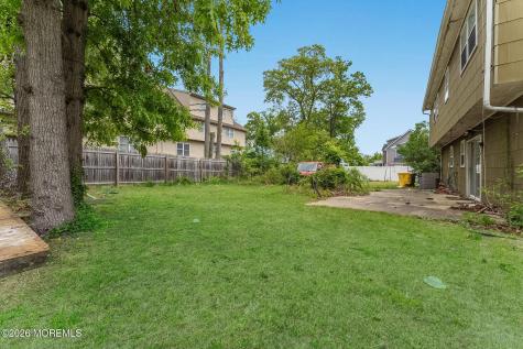 13 Buttell Avenue Lakewood NJ 08701