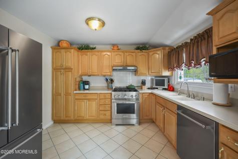 8 Dover Court Hazlet NJ 07730