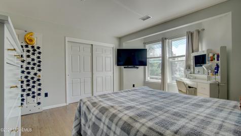 53 Crater Lake Road Howell NJ 07731
