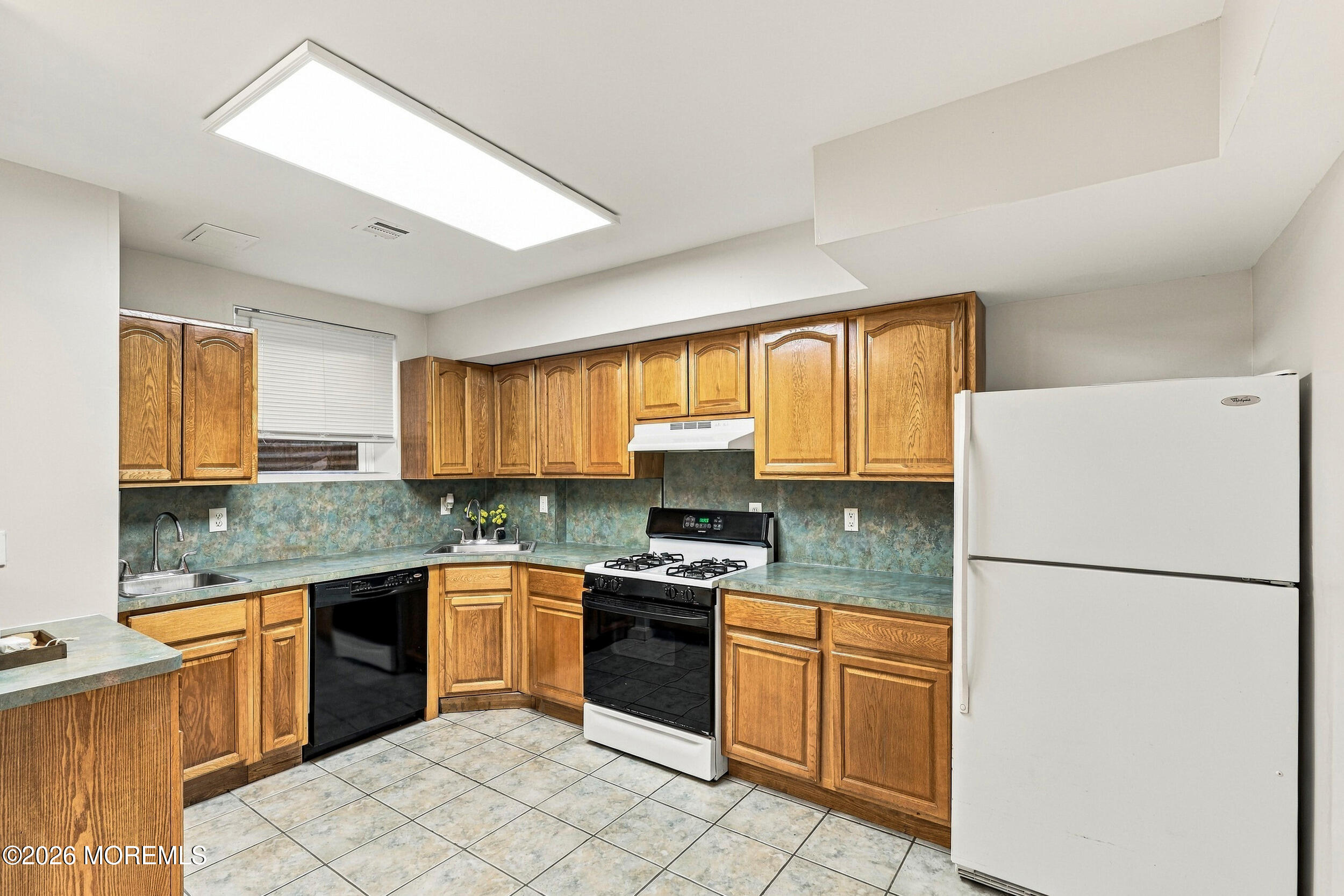10 Kew Gardens Drive Lakewood NJ 08701