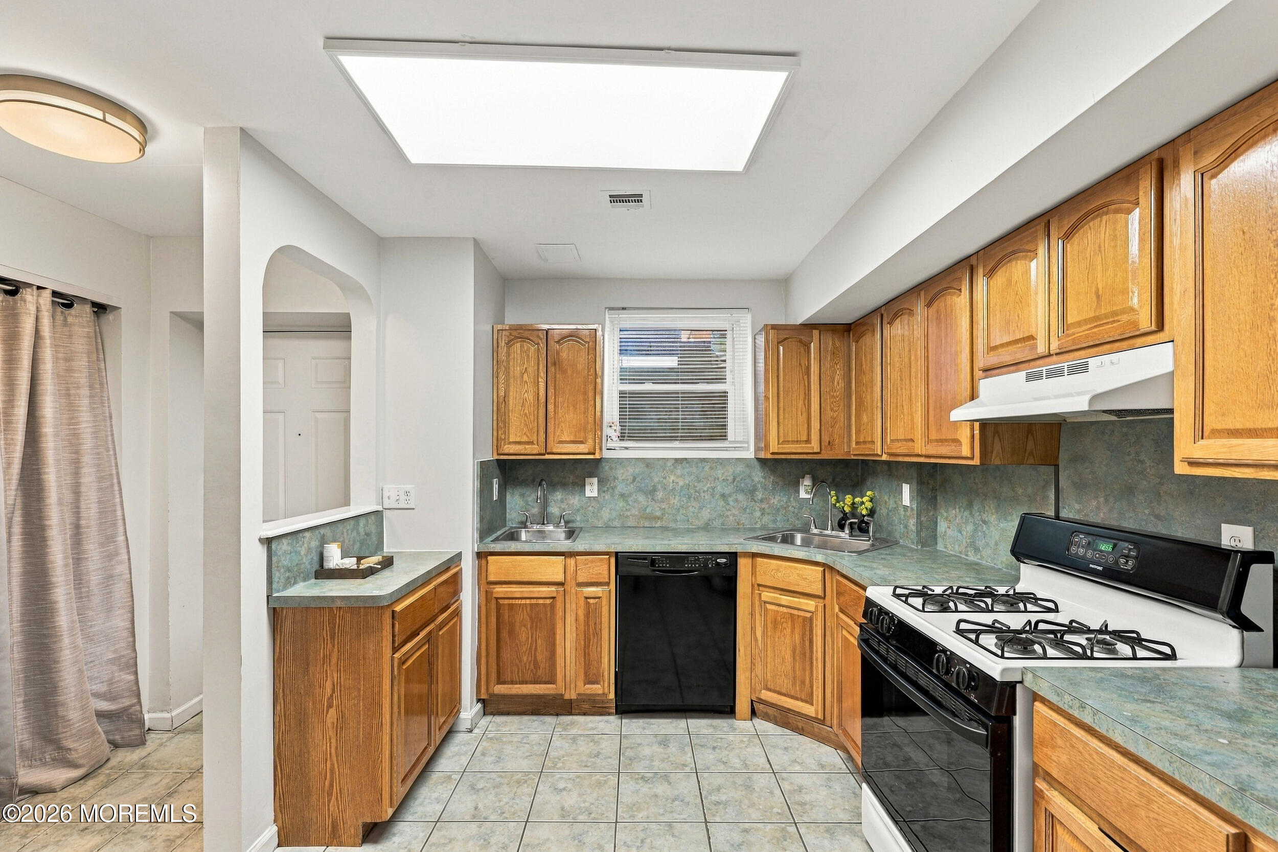 10 Kew Gardens Drive Lakewood NJ 08701