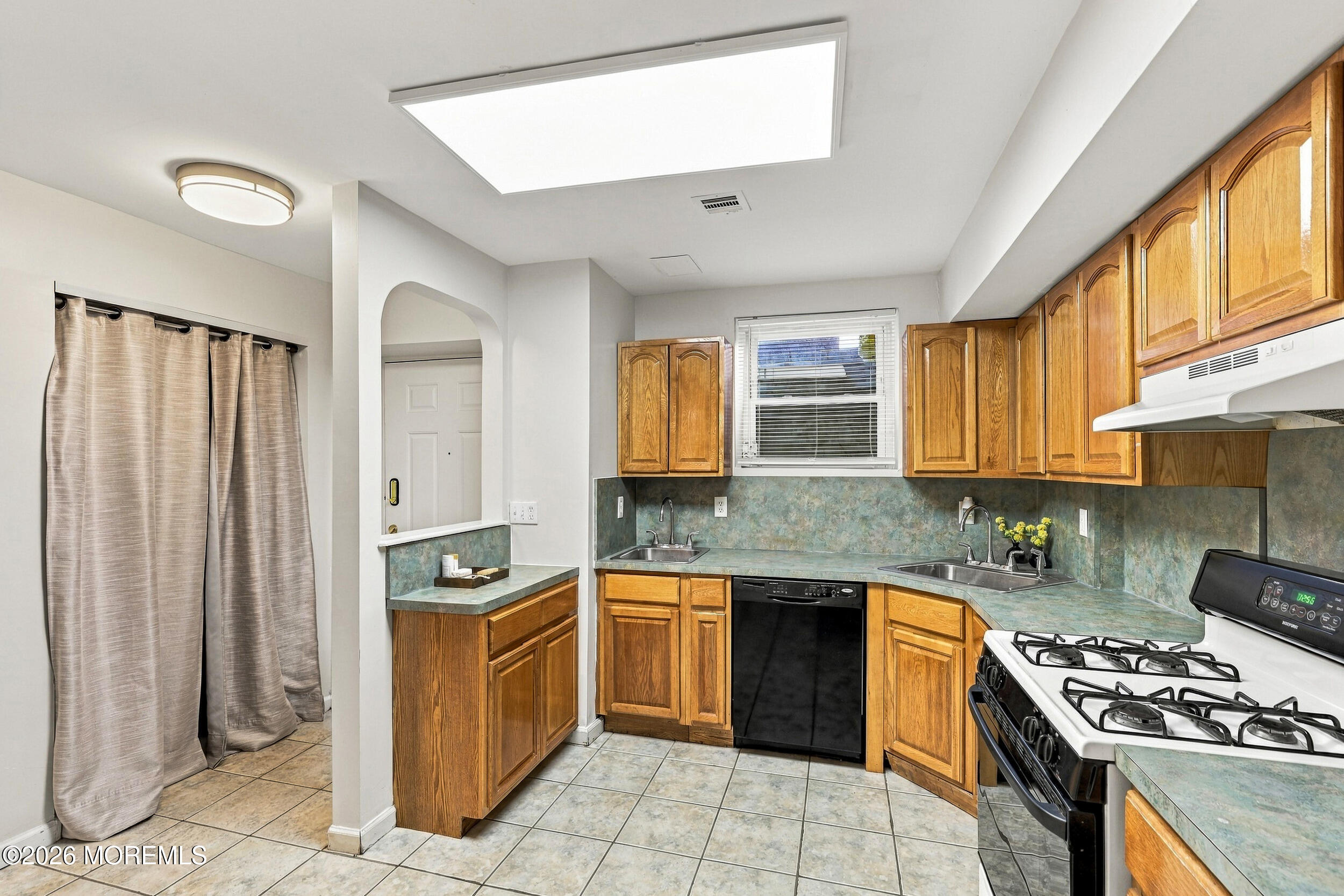 10 Kew Gardens Drive Lakewood NJ 08701