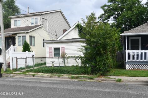 481 Center Avenue North Middletown NJ 07748