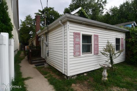 481 Center Avenue North Middletown NJ 07748