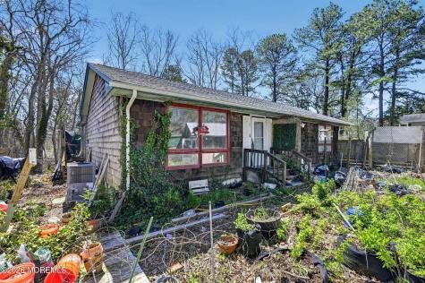 3 Demaret Court Little Egg Harbor NJ 08087