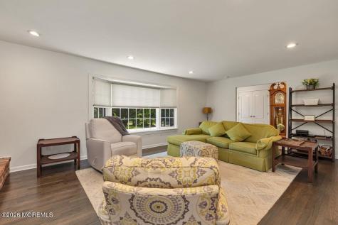 25 Pelican Road Middletown NJ 07748