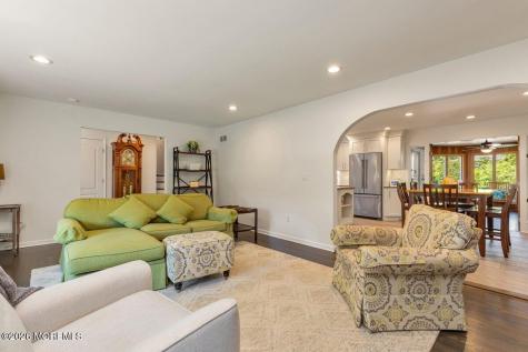 25 Pelican Road Middletown NJ 07748