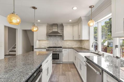 25 Pelican Road Middletown NJ 07748