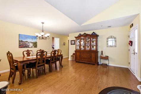 4 Rosewood Court Lakewood NJ 08701
