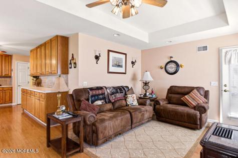4 Rosewood Court Lakewood NJ 08701